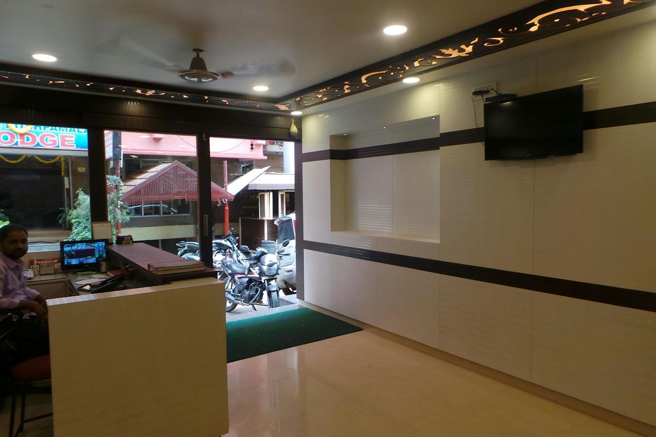 Manjusri Paradise Hotel Bangalore Esterno foto