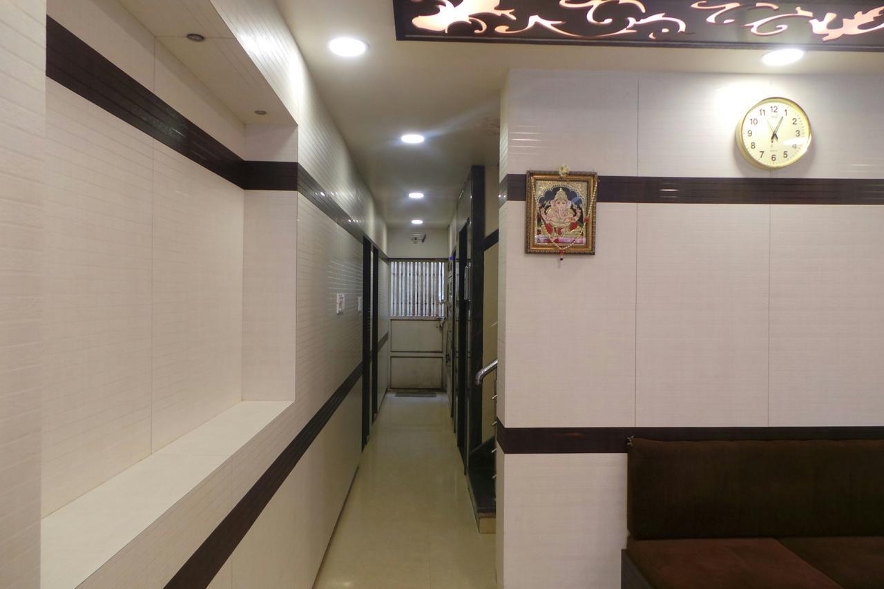 Manjusri Paradise Hotel Bangalore Esterno foto